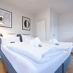 Bright Zentrum-west Stadion Apartmanhotel 3*