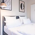 Apartmanhotel Bright Zentrum-west Stadion 3*