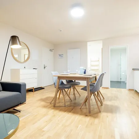 Bright Zentrum-west Stadion Aparthotel 3*