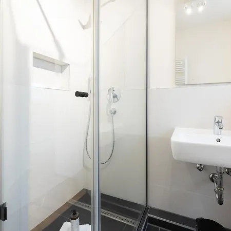 Bright Zentrum-west Stadion 3* لبسيا