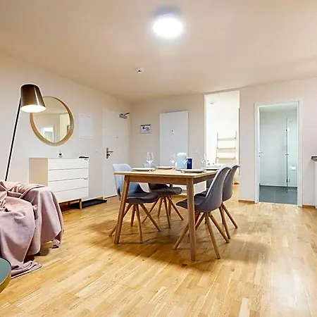 Bright Zentrum-west Stadion Aparthotel 3*